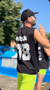 O nouă clasă de 𝔸ℚ𝕌𝔸 ℤ𝕌𝕄𝔹𝔸 stă să înceapă cu tine. Alegeți locul potrivit in bazin, așează-te confortabil și lasă-te cucerit de toate momentele noastre. 💦 @dance_crew_zumba | Dance Crew