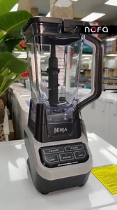 El sistema de cocina Ninja Professional Plus con Auto-iQ presenta un diseño moderno y más funcionalidad que el sistema de cocina profesional original de Ninja. Las cuchillas Ninja Total Crushing y el conjunto Pro Extractor Blades le brindan hielo picado perfecto para sus batidos, bebidas congeladas y extracciones de nutrientes. La jarra Total Crushing de 72 oz es ideal para preparar grandes cantidades para toda la familia con 1400 vatios pico de potencia profesional. Además, sus vasos individual