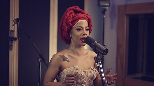 Kelly Khumalo - Kuyenyukela