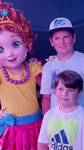 Meeting Fancy Nancy in Hollywood Studios at Disney World #fancynancy #hollywoodstudios #disneyparks #disneyworld #disney | Brockzilla Productions