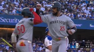 364K views · 4.5K reactions | Byron Buxton 首打席全壘打裡 他鎖定大谷翔平這顆橫掃球，將球轟出左中外野，幫助雙城在1局上取得1比0的領先！  這是「投手: 大谷翔平」今年被敲的第一轟 | MLB Taiwan 美國職棒大聯盟 | Facebook