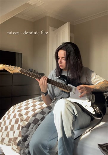misses - dom fike #fyp #electricguitar #misses #dominicfike #cover #missescover #beginnerguitar #music #VoiceEffects