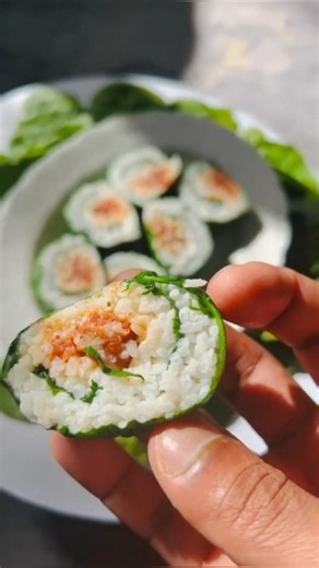 Modern Kiribath Recipe in Sushi Style 🍣 ලුණු මිරිස් සමග කිරිබත් සුෂී 🍙.#kiribath #srilankanfood