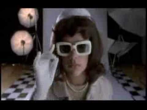 Spice Girls - The Lady Is A Vamp