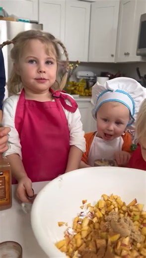 Ice cube apple pies🍎❤️ | CookingwithSammy