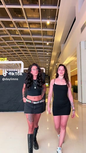 Giana Mello e Day Limns Cantam 'Imagina'