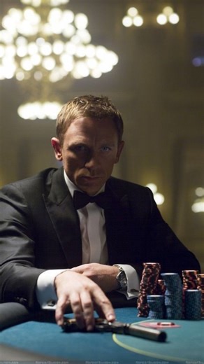 TVMoon - Filmlar makoni 🎬 on Instagram: "Daniel Craig Bond rolini olgach (2006–2021), Omega uchun eng kuchli marketing davri boshlandi. Uning ta’siri quyidagicha bo‘ldi: 1. Realistik va jiddiy Bond — ishonchlilikni oshirdi Craigning sovuqqon, professional, realistik Bond obrazi Omega Seamaster'ni “haqiqiy agent taqadigan soat” sifatida yanada jiddiy va nufuzli ko‘rsatdi. 2. Savdo keskin oshdi “Casino Royale”, “Skyfall”, “Spectre” chiqishida Seamaster modellari eng ko‘p sotilgan premium soatlard