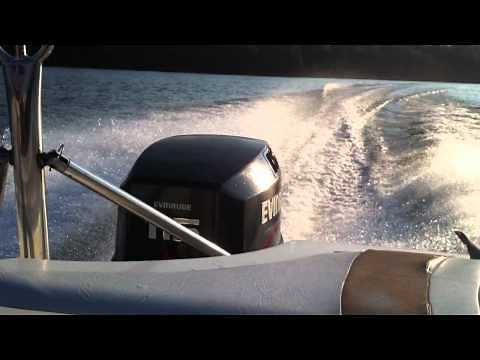 115 hp Evinrude accelerating to full speed