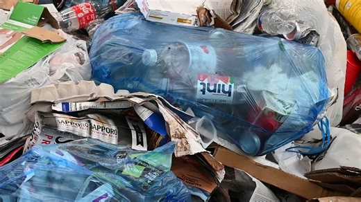 Austin Resource Recovery needs your help keeping crews safe in this extreme heat! Plus, a few recycling do's and don'ts that some might not be aware of. Memi Cardenas joined Trevor Scott with more. | We Are Austin | Facebook