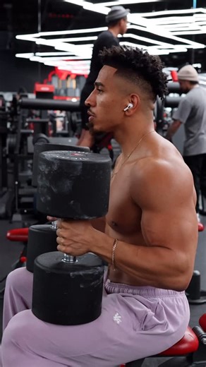 Shawn Raymond on Instagram: "Pumping up the pillows. 🤣"