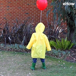 217K views · 198 reactions | You'll float, too! 嵐 DIY: https://to.ehow.com/GeorgieHalloween | ehow | Facebook