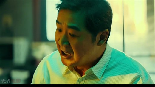 “他白天是奉公守法的良好市长，晚上却是脱掉女大学生侄女内裤的得吃哥”万字精讲《坚如磐石》：带你看懂这部被删改四年的大作！其内核真实程度，远不亚于《人民的名义》