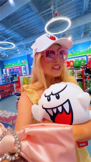 I found my ghost hunting hat at super nintendo world 😭👻