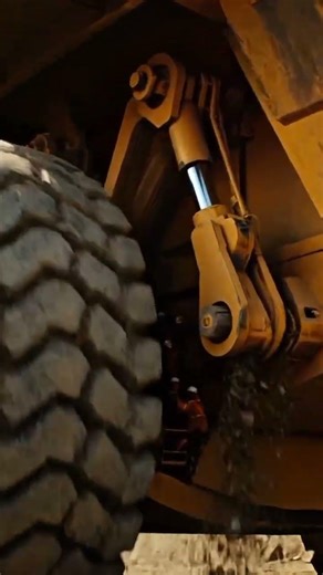 🔩 GIANT MINING MACHINE vs HUMAN SCALE | Extreme Industrial Size Comparison 🌍