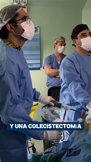 Hospital Dr Luis Tisne on Instagram: "Nuestro establecimiento recibió la visita de los Dres. Andrew Strong, de @clevelandclinic (Ohio), y Néstor de la Cruz, del Hospital Mercy de Miami (Florida), quienes llegaron para conocer el desarrollo de la cirugía asistida con la #plataformaMARS.🤖 Durante la jornada, los especialistas pudieron presenciar cirugías demostrativas realizadas por nuestros médicos, Dr. Julio Jiménez y Dr. Marcelo Yáñez, quienes mostraron la aplicación de esta tecnología en pabe