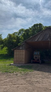 Country vibes & container pride 🏡🚜 Shipping Container Barn/Garage is the perfect combo of rugged function and rural charm. Whether you’re storing your gear, working on projects, or just loving the wide open space—this build is ready for it all! 💪🌾 Upcycled. Practical. Beautiful. Welcome to country living, container style. 🤠🔥 #ShippingContainerBarn #ContainerGarage #CountryLiving #ModernBarn #FarmhouseVibes #UpcycledDesign #SustainableBuild #BarnGoals #CountryCharm #ContainerStyle #GarageGo