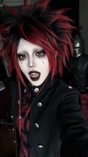 THIS is the ultimate edgy style?