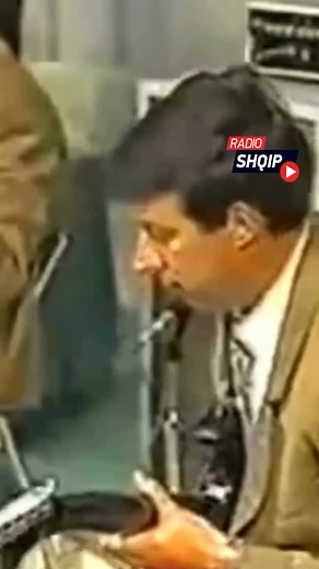 Për të gjithë nostalgjikët po ju themi natën e mirë sonte me këtë këngë nga Ema Qazimi, “Rinia ime” ❤️ | Radio Shqip 92.00 FM