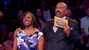 Synthia and Tamara gave FOUR number one answers in Fast Money! Will it be enough to win $20,000 for their family? Find out! 💨💰 #FamilyFeud #SteveHarvey | Family Feud