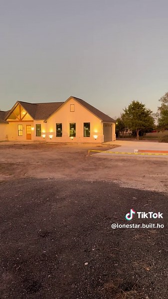 Nearing completion on this home #texashomes #dallashomes #custombuild #newconstruction #dfwhomes