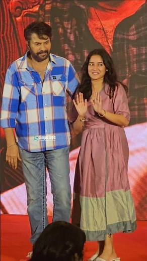 മാറിയിരുന്ന അനിഘയെ വേദിയിലേക്കു വിളിച്ചു മമ്മൂക്ക.!😘👌#mammootty #Kalamkaval