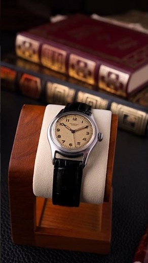 Vintage Universal Genève Swiss Military Watch, Ref. 20724 Radium Dial, Cal. 263 from 1944