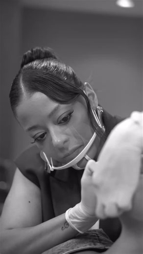 Dra. Gisele Talita | Harmonização Facial on Instagram: "A segunda turma da Master Inject foi vivida com ainda mais entrega. Mas dessa vez teve algo diferente: foi a primeira edição da Tríade, com foco em malar, mento e mandíbula. Cada olhar atento, cada troca, cada momento de prática guiada me lembrou do porquê eu faço o que faço. Foi intenso, foi profundo, foi especial. E eu sigo com o coração cheio por viver tudo isso ao lado de mulheres que também escolheram ir além da técnica. Obrigada às al