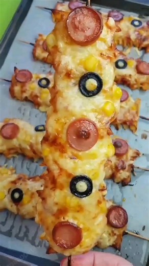Lana | Food Blogger | Easy Recipes | How to make an easy Pizza. Easy and delicious Recipe. Cooking with @lanaappetitovna and @recepti_gotovim | Instagram