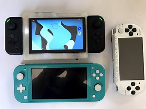 PI4 CUSTOM handheld gaming console.