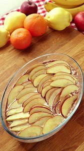 Deutsch: Geschichtetes Apfel-Backhaferflocken 🍏 Dieses warme und gesunde Frühstücksrezept ist perfekt für Meal Prep oder einen gemütlichen Morgen! 🥰✨ ✨ Zutaten: 🍏 1 großer süßer Apfel (oder 2 kleine) 🥣 2 Tassen (200g) Haferflocken 💪 1/4 Tasse (~35g) Vanille-Proteinpulver oder 1/4 Tasse (30g) Vollkorn-/Weizenmehl 🌿 1/2 TL Vanilleextrakt 🍂 1 TL Zimt 1/4 TL Muskatnuss (optional) ⚖️ 1/2 TL Backpulver 🍯 1-2 EL Honig/Ahornsirup (optional, nach Geschmack) 🥛 2 Tassen (~450-500mL) Milch nach Wah