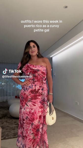 Curvy Fashion Outfit Inspiration for Wedding Guests