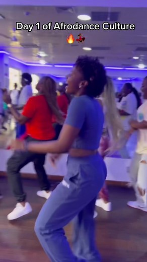 I taught a basic dance step from Ghana called OJ🔥🔥🇬🇭