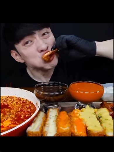 #girl_eating_chicken #hot #spicy #crispy #crunchy #viral #video #asrm #arsm #asmr #foodie