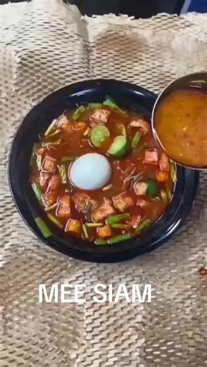Mee siam are available in our DYNAMIC #changivillagehawkercentre #fypシ゚viral #foodlover #trending @VanithaJames