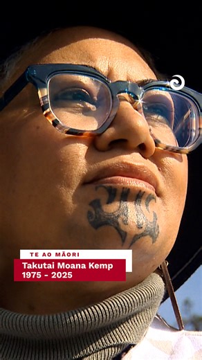 He aituā, he aituā. Nō te ata nei puta ai te karere a Te Pāti Māori, kua hinga atu a Takutai Moana Natasha Kemp, e 50 tau tōna pakeke. Koia te mema Māori mō te rohe o Tāmaki Makaurau. Heoi anō, kāore i tua atu i tana mahi hei ringa raupa mō ngā iwi kei te Tonga o Tāmaki. E te rangatira, haere atu rā, haere atu rā. | Te Ao Māori News
