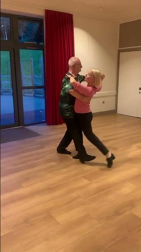 3.6.25 Advanced Quickstep (Running Right Turn)