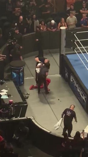 Jade Cargill gets help after being busted open on SmackDown | Adrian "HeavyWeight" Hernandez