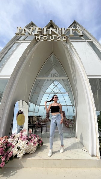 Exploring Infinity House at Batam's Beach Club