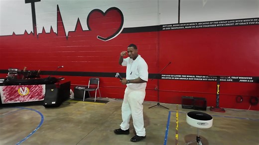 🎙️ One man's journey from a life of crime to a life of rhyme and ministry. Christian rap 🎶 is becoming the new sound of rehabilitation in modern prison. 🎵Holy Flow" while serving time. The "Message" over the Motive": Providing a healthy outlet for trauma and reflection. Bringing others together, bridging gaps between different backgrounds through shared faith . Spiritual survival and helping others 🎼🗣️🎶🎵Dancing in the church🎵🎶 | TDCJ - Allan B. Polunsky Unit