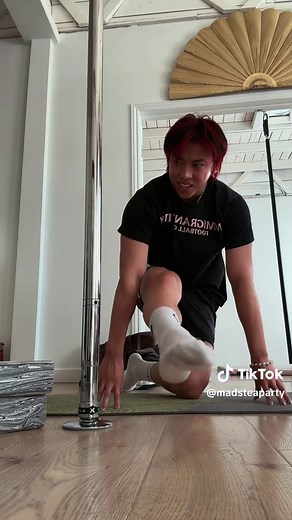 Pole Dancing for Beginners: First-Time Try & What I Learned