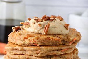 7 comments | R E C I P E: If someone says they don’t like CarrotCake, I DONUT CAR-ROT at all, because these vegan WHOLE WHEAT CARROT凌 CAKE PANCAKES w/cashew cream cheese are  Get the recipe this week on EDS!! | Labeless Nutrition | Facebook