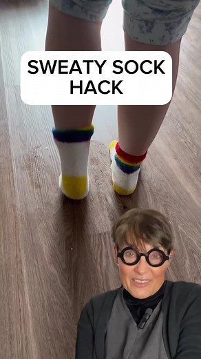 My sweaty sock hack to avoid swampy feet #sweat #sweaty #sweatyfeet #swampy #swamp #damp #moisture #uncomfortable #embarrassing #socks #sweatpowder #thesweatpowder #kaianaturals #winterboots #boots #gross #nothankyou #tip #absorb #hygiene #bodyhygiene