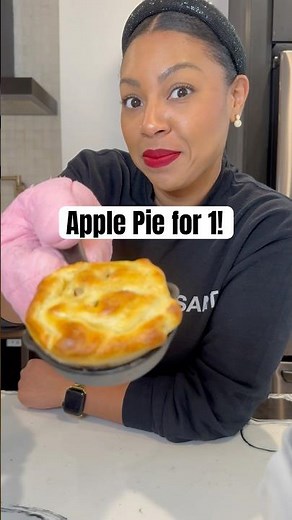Delicious and EASY Mini Apple Pie! #easyrecipe #baking