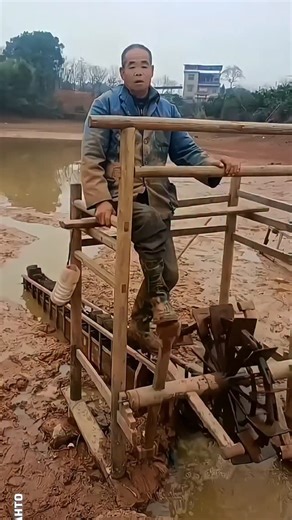 HR MAHTO on Instagram: "Traditional Chinese Irrigation Hack . . . #trending #facts #farming #china #travel #india #science #education #village #reels #reelsinstagram #viralreels #reelsinstagram #viral"