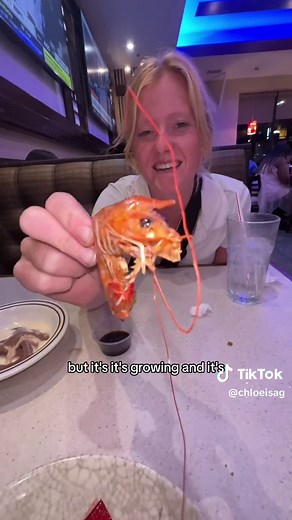 HES A GOOD MAN SAVANNAH 🦐#sharktales #shrimp #mysisterhadababy #dreamworks #asianbuffet #truestory #willsmith