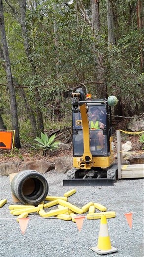This little legend WIPED OUT the whole Demo Zone! 🔥 Blocks? Gone. Tyres? Toppled. 💪 Not many pull this off, it’s way harder than it looks! 👉 Book a session online now! #DigIT #DigITTamborineMountain #ThunderbirdPark #DestinationScenicRim #VisitScenicRim #LittleKidsBigDreams #TradieInTraining #ExcavatorPark #ScenicRimFun #QLDFamilyDaysOut | Dig IT