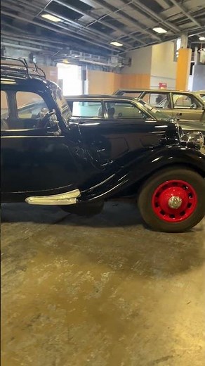Citroën Traction 11 Commerciale (1939) : L'Ancêtre du Break ! 🇫🇷✨ #conseilsauto #autoclassiche