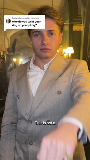 A coat of arms belongs on a signet ring—where family history is meant to be worn. #heritagering #signetring #familycrest #oldmoney #oldmoneystyle