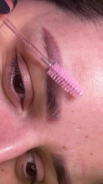 Effective Red Pigment Removal for Beautiful Brows