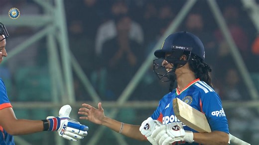 Game. Set. Done 💪 A convincing victory in Vizag and #TeamIndia have taken a 1️⃣ - 0️⃣ lead in the series 🙌 Scorecard ▶️ https://bit.ly/INDWvSLW-1stT20I-2025 #INDvSL | IDFC FIRST Bank | Indian Cricket Team